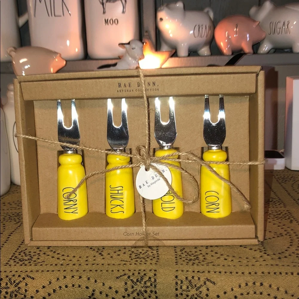 Rae Dunn CORNY SHUCKS HOLD CORN Corn Holder Set of 4 (Yellow)